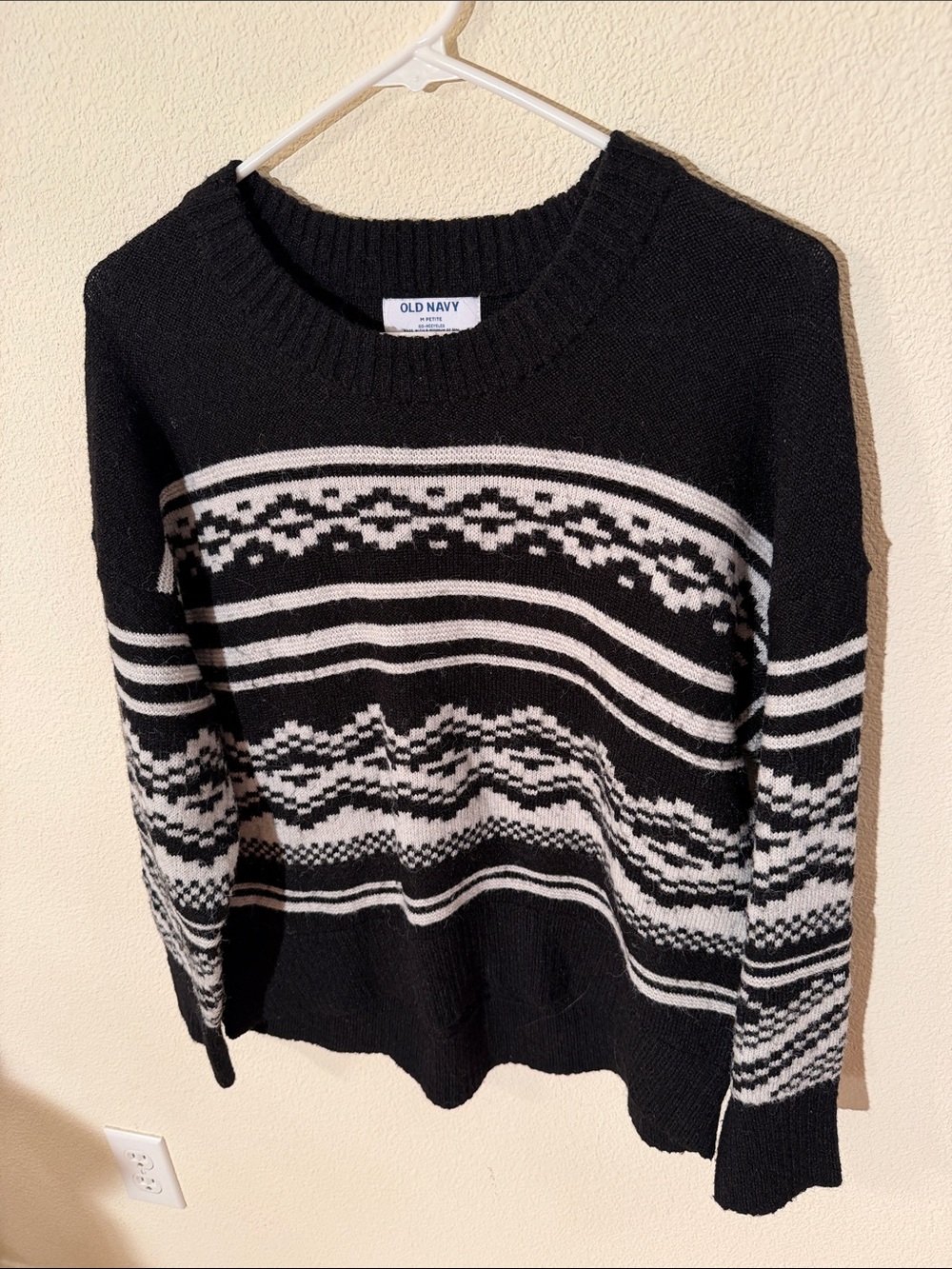 Old Navy Women’s Crewneck Sweater